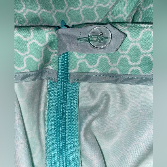Doncaster Brand Ladies Capris in Mint Green with a Keyhole Design Size 16 - Picture 3 of 4